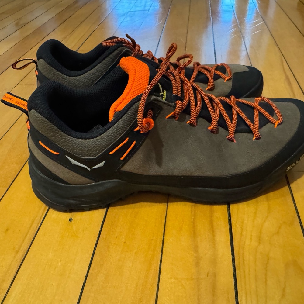 Salewa Men's Wildfire Leather shoes in the Bungee Cord/Black colorway size 8.5